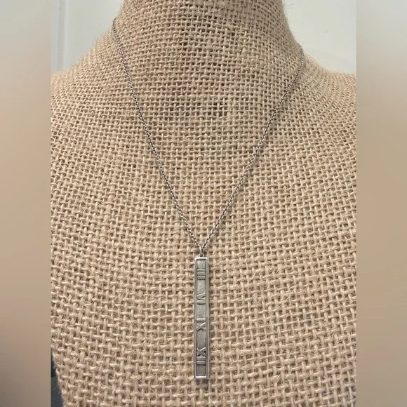 TIFFANY & CO. Atlas Bar Pendant Necklace in Sterling Silver - Picture 2 of 6